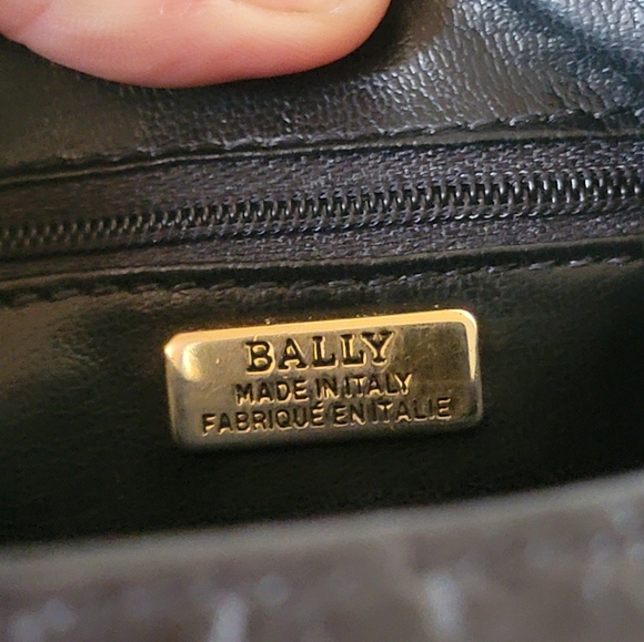 Bally Vintage Small Leather Cross Body Bag - Picture 10 of 15
